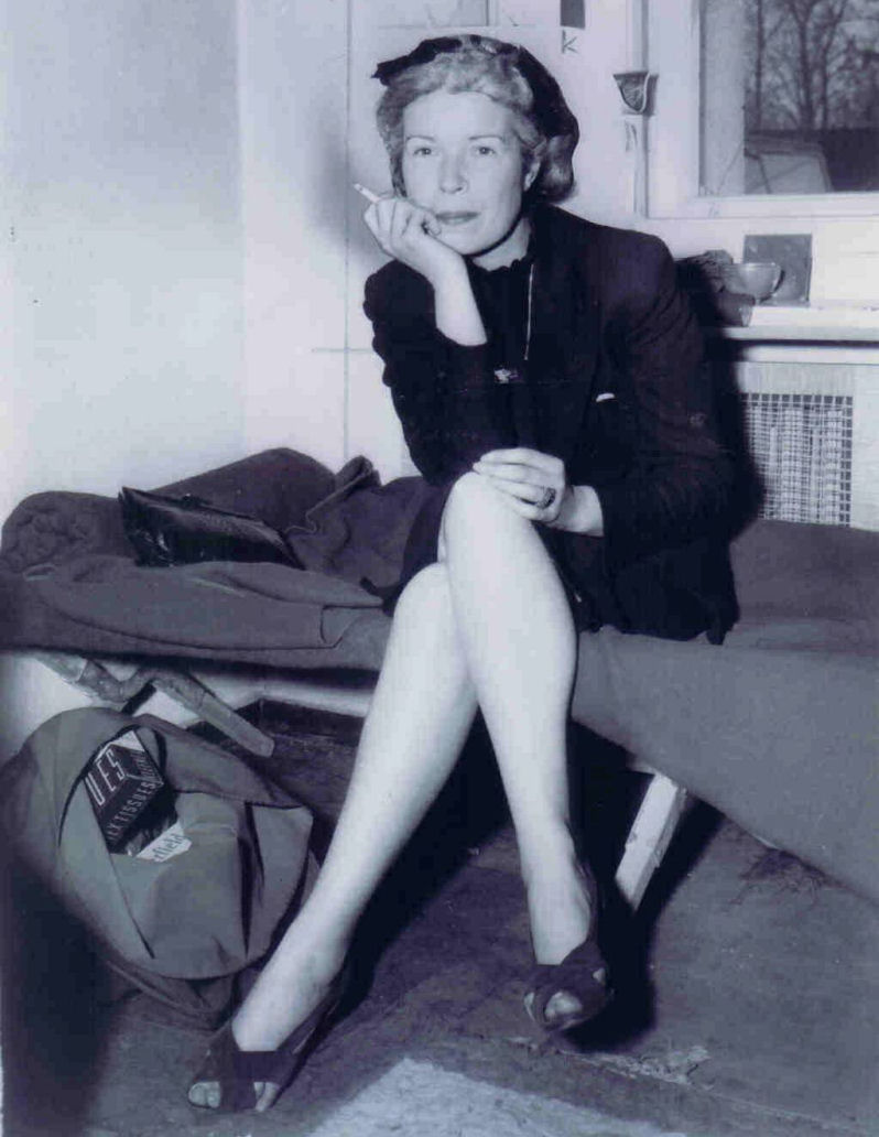 História & Modelismo Mildred Gillars ou "Axis Sally"