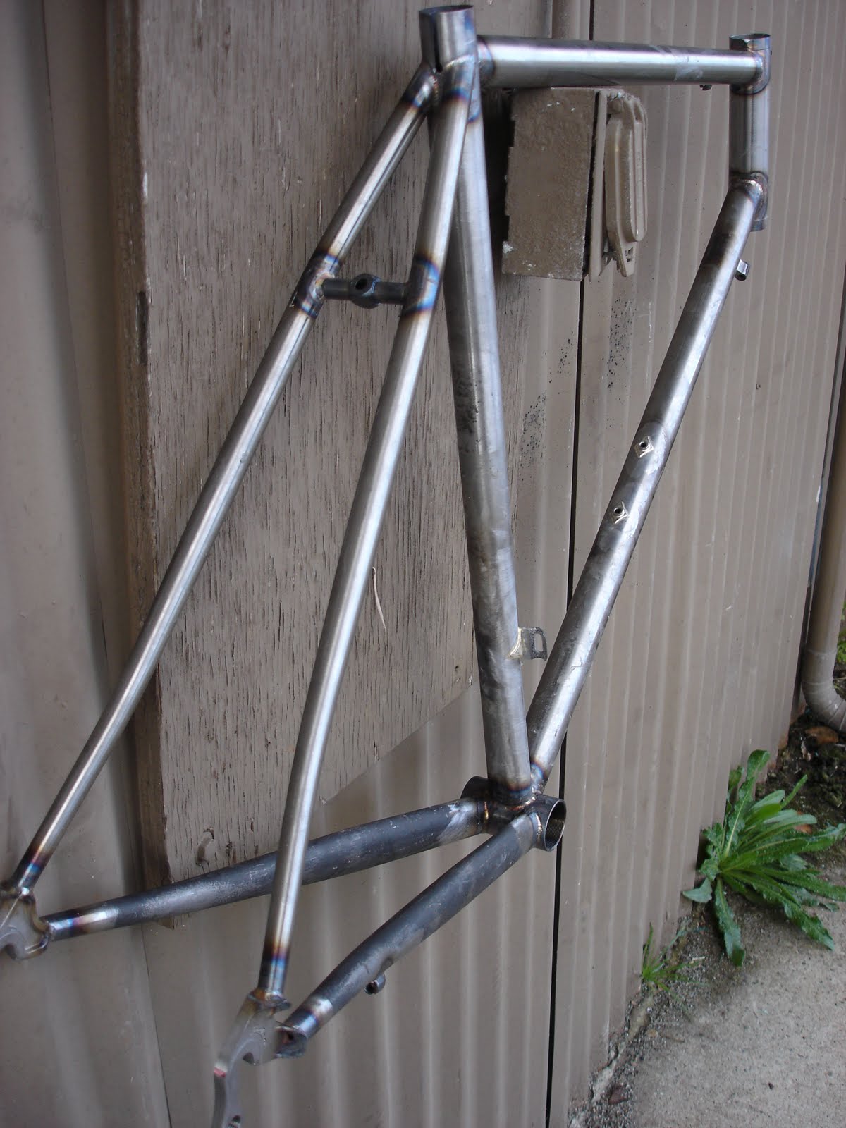 what's up in Santa Cruz: Steel road racing frame for Seattle