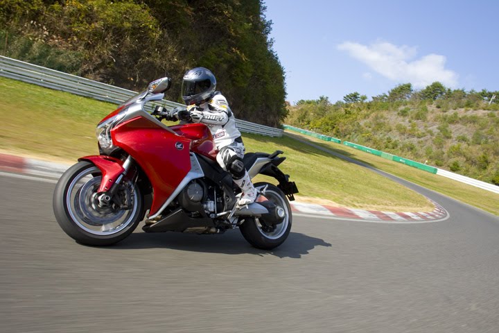 Honda VFR 1200 посадка