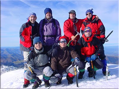 Anie-Auñamendi mendiaren gailurra 2.507 m.  -  2003an abenduaren 13an