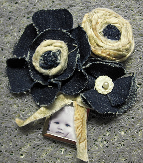 completed Mother's Day brooch