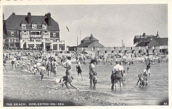 [Gorleston+beach+c.1950.jpg]