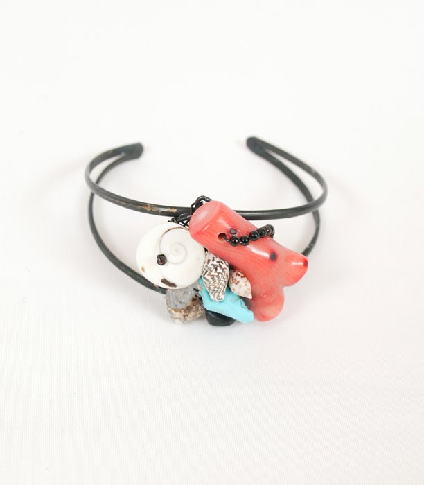 [Beachcomber+bracelet+with+recycled+coral+-+www.ShopCurious.com.jpg]