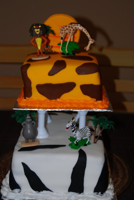 MADAGASCAR BIRTHDAY CAKE