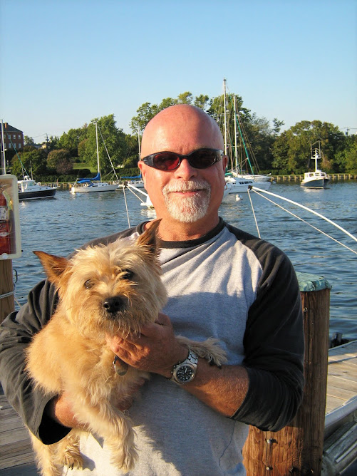 Another liveaboard, Jeff and his dog