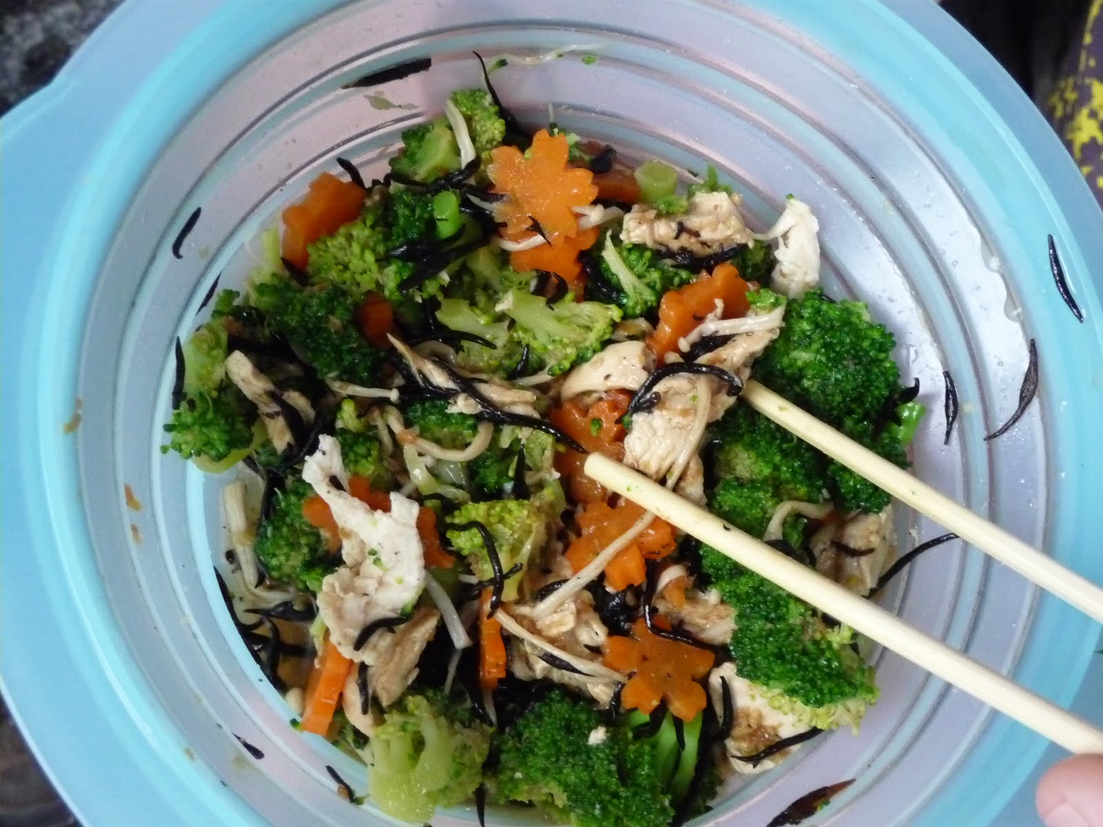 Un peu gay dans les coings... Salade japonaise brocoli, carotte