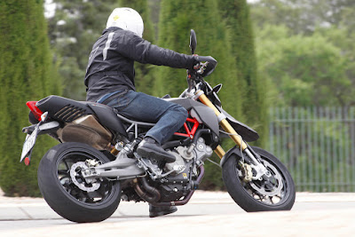 APRILIA DORSODURO 750 