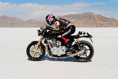 NORTON, RECORD EN BONNEVILLE