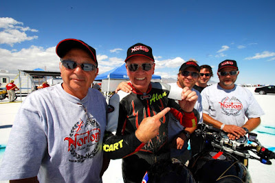 NORTON, RECORD EN BONNEVILLE