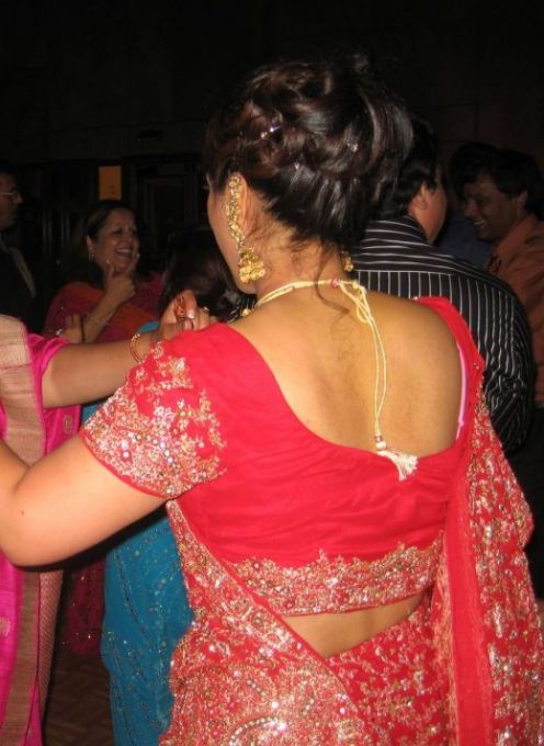 Desi V Desi Housewifes Girls Photos Taken Accidently Part 01