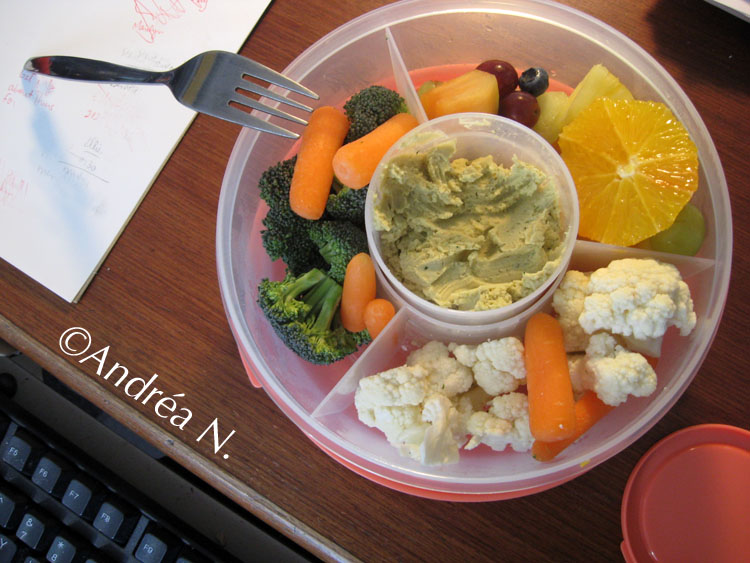 [humus-veggies-fruit.jpg]