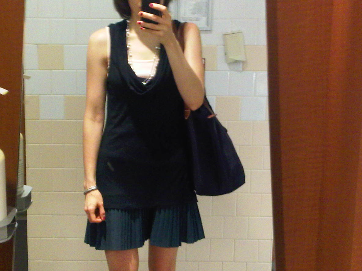 Can I Dress Myself? Why do New Yorkers wear so much black?