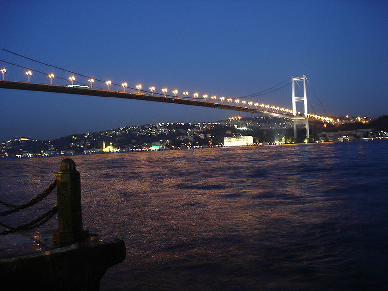 [800px-DSC04870_Istanbul_-_Ponte_sul_Bosforo_-_Foto_G._Dall'Orto_30-5-2006.jpg]