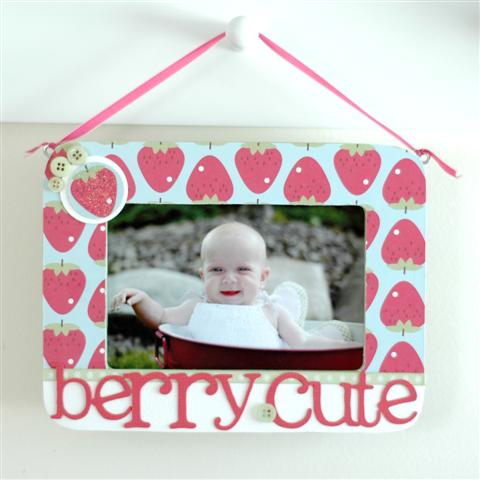 [berry+cute+frame+(Small).JPG]