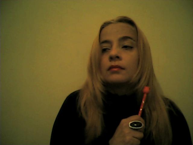 "O irracional respeito à autoridade é o maior inimigo da verdade."