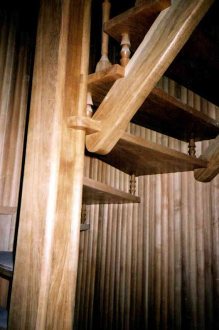 azuoliniai laiptai