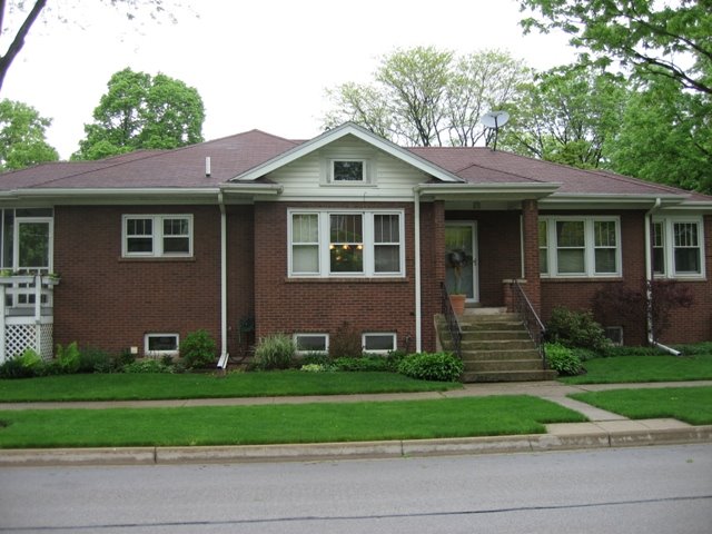 [Chicago+Jim's+house2.jpg]