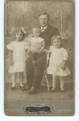 Johannes Kragh med børn ca.1907