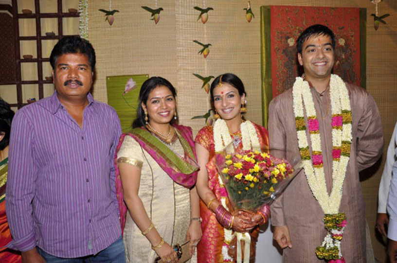 [006Soundarya-%20Rajini%20Engagement%20_6_-org.jpg]
