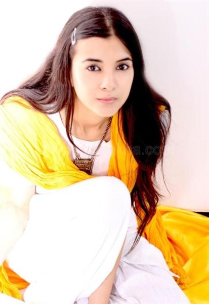 [saba_azad_photos_3.jpg]