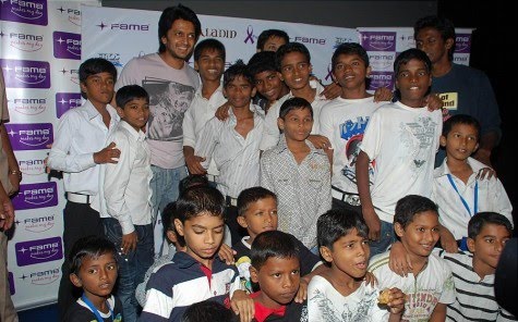 [Ritesh-Pink-Ribbon-kids-show-007-475x317.jpg]