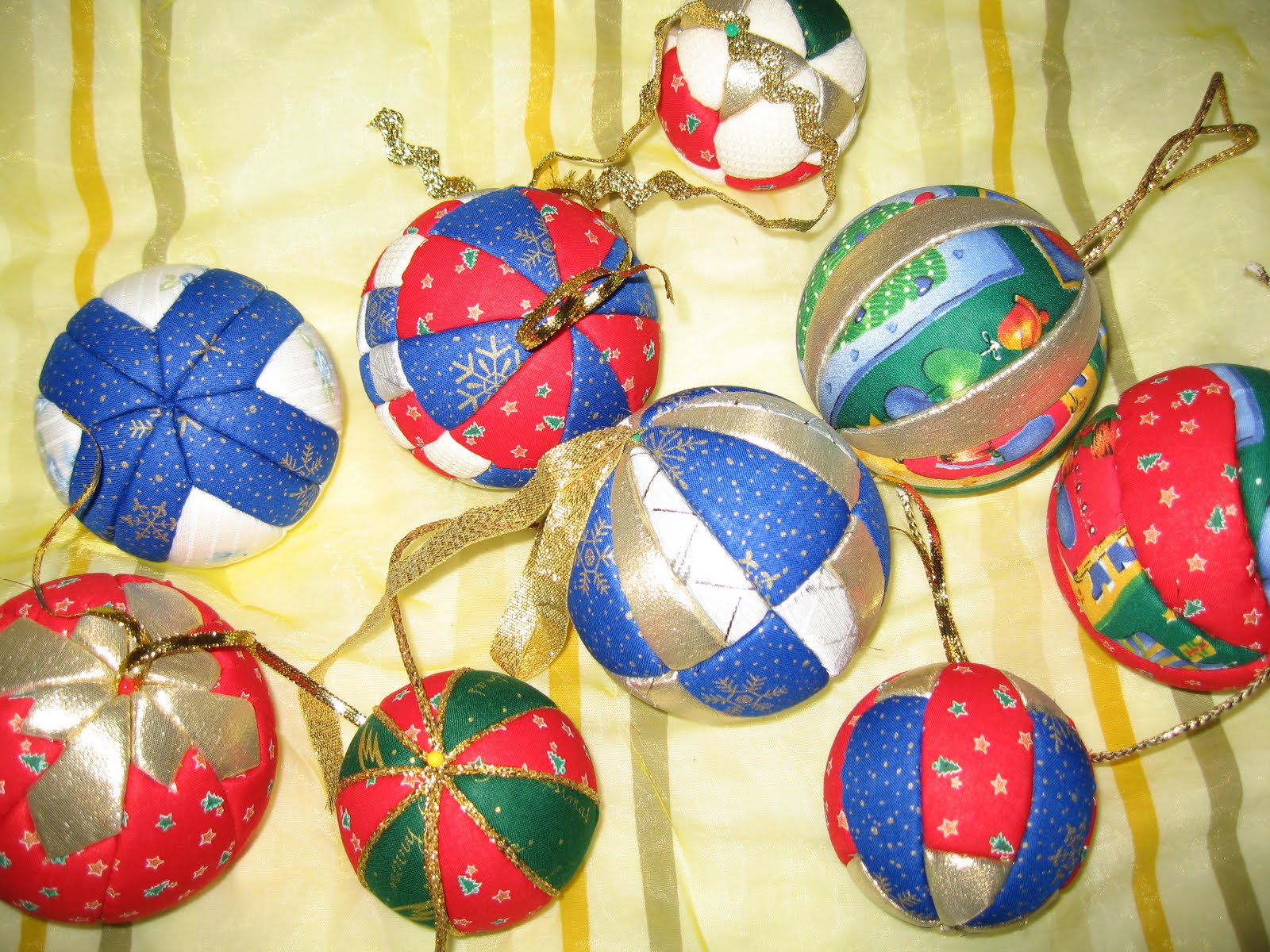 Il blog della Sab: Guida per realizzare Palline Natalizie in Patchwork