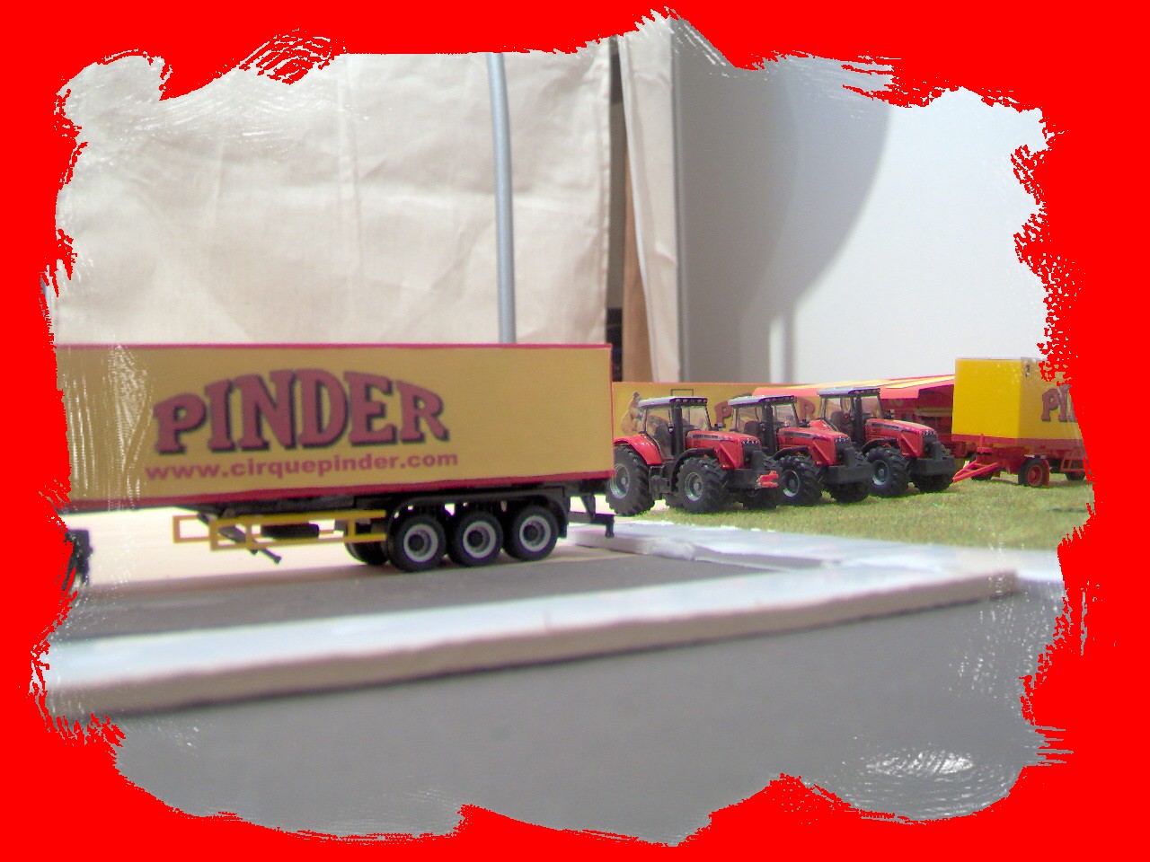 Maquette Citroën Type H Cirque Pinder - Échelle HO 1/87 - Jaune - Marque Praline (Occasion)