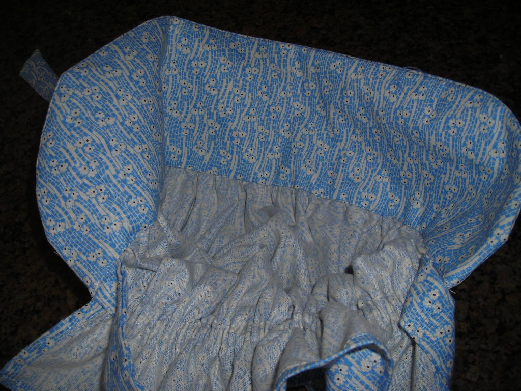 Buns and Baskets: Pioneer Bonnet Tutorial