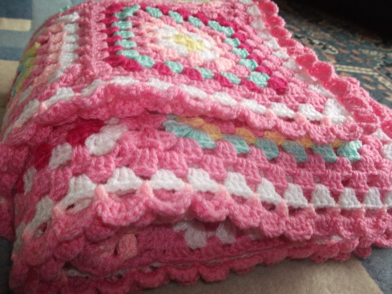 Helen's Colourful Crochet Blankets Cosy crochet pink blanket