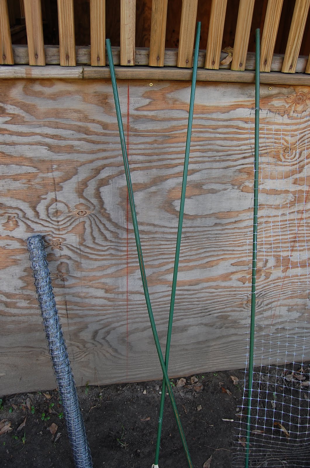 Urban SelfSufficientist Make an easy trellis