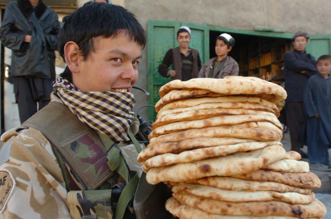 Al di là di un libro Il cacciatore di aquiloni e mille splendidi soli jpg (1070x709)