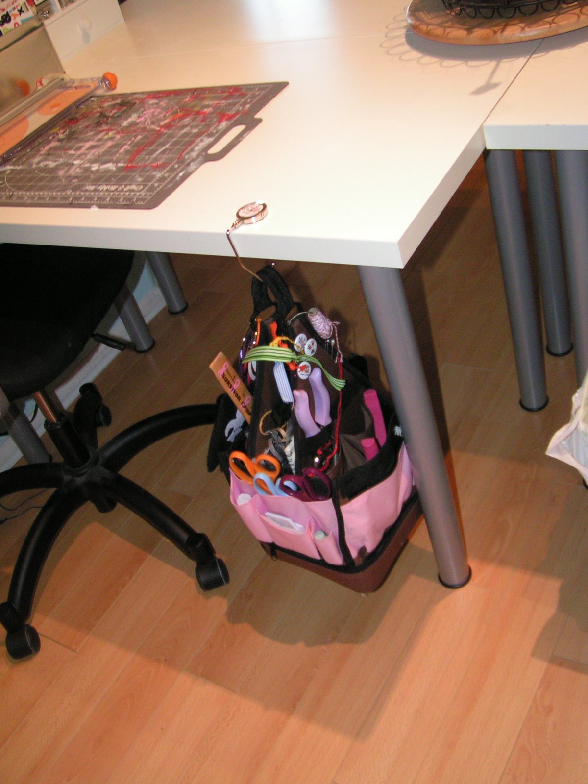 [9-27-08+Scrap+Room+and+Matthew+017.JPG]