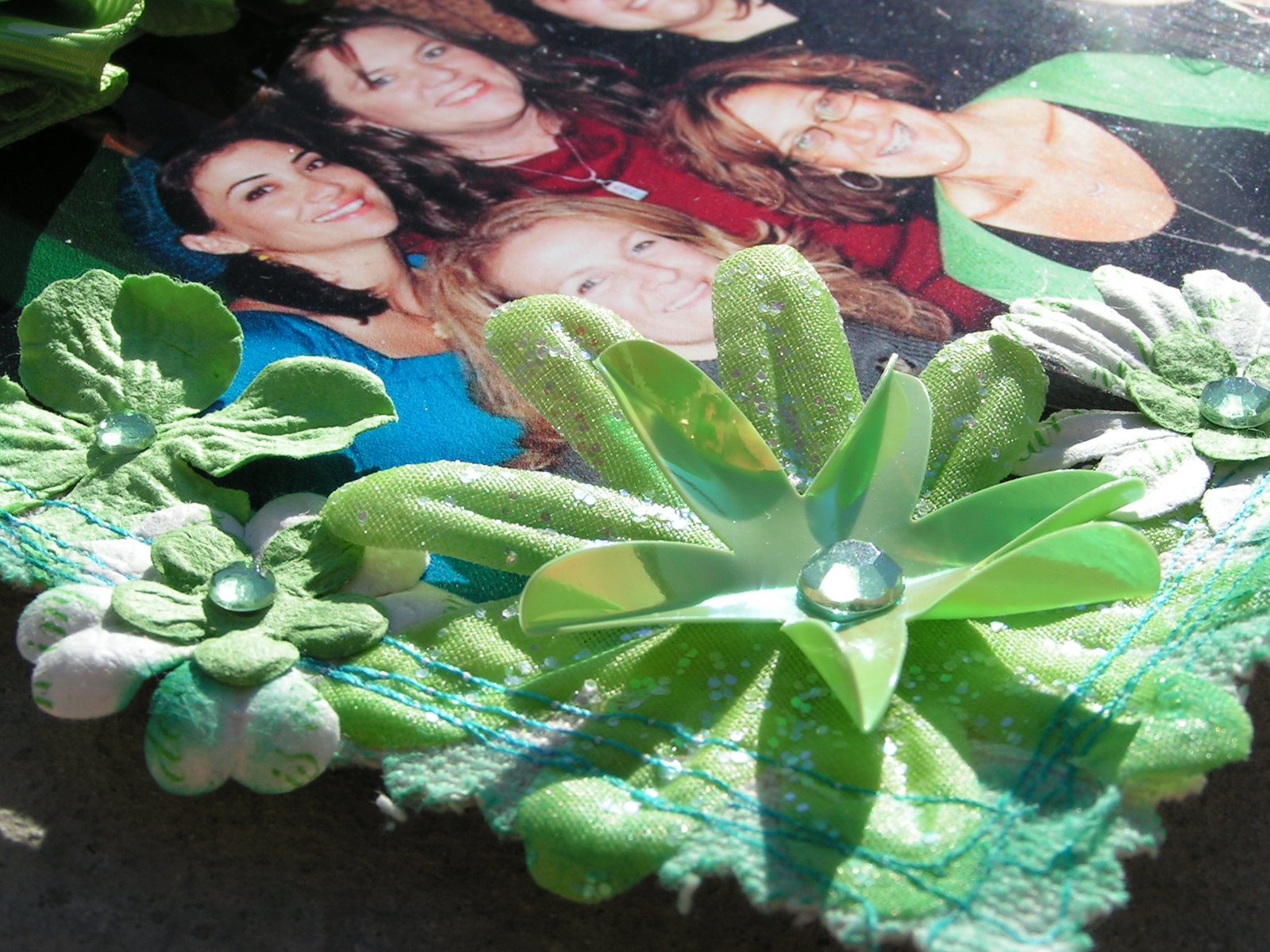 [4-18-09+Scrappy+Stuff+060.JPG]