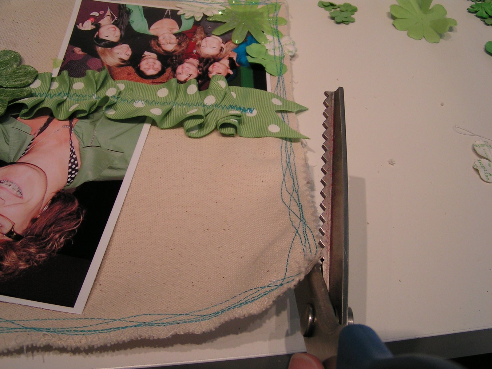 [4-18-09+Scrappy+Stuff+052.JPG]