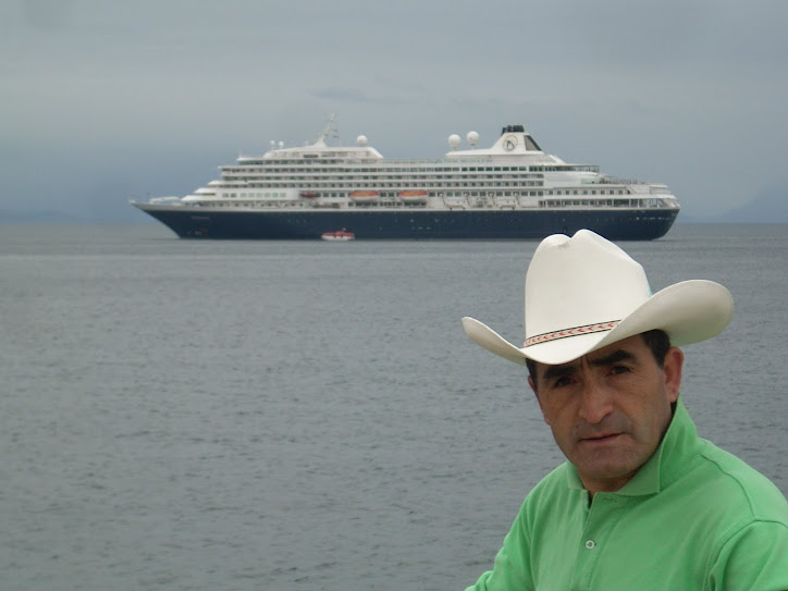 ROBERTO MOYA ROBERTO MOYA CANTANTE CRISTIANO DE ESTILO NORTEÑO Y TROPICAL