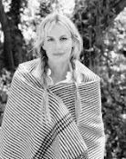 Daryl Hannah Knits