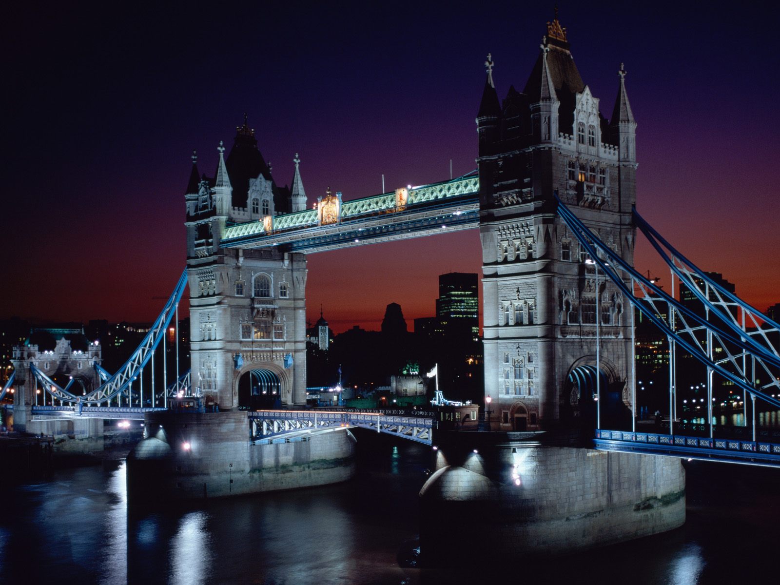 http://1.bp.blogspot.com/_aWMnfa5g5E0/TMZl3tqi1mI/AAAAAAAABGQ/-i4bw3n5qkE/s1600/Tower+Bridge+at+Night,+London,+England.jpg