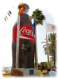 Santiago peregrino engullido por la Coca-cola