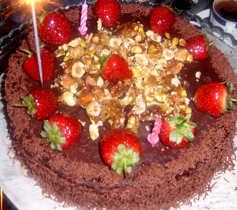Chez FLORENTIN ..Çikolata, Çilek ve Krokanlı Pasta..