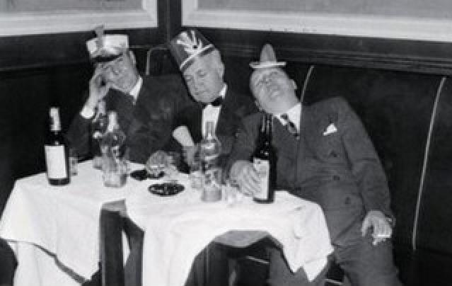 [tres_bebados_200pc.jpg]