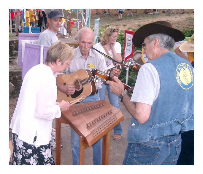 WANDERING ENTERTAINERS