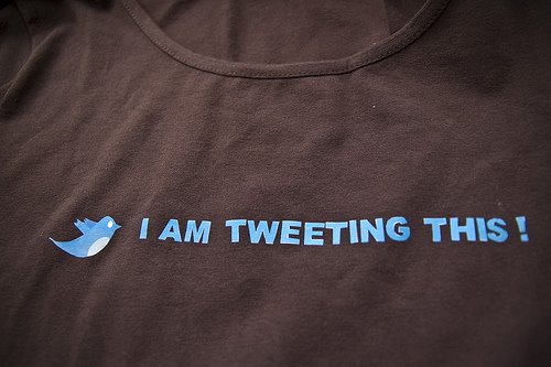 [tweeting.jpg]