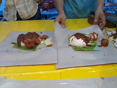 hungry_jackal: nasi lemak kukus @ jalan helang, puchong jaya utara