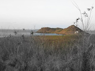 嵵裡乳仔尖山, 是一典型的陸連島