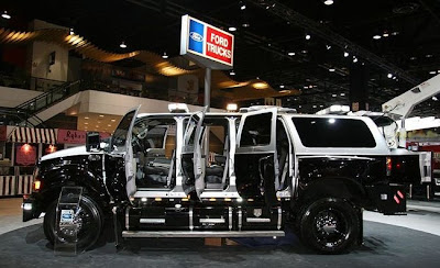 Big Huge Ford SUV - 14Pics | Curious, Funny Photos / Pictures