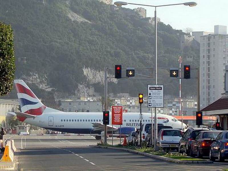 Aeroporto de Gibraltar: curioso e perigoso