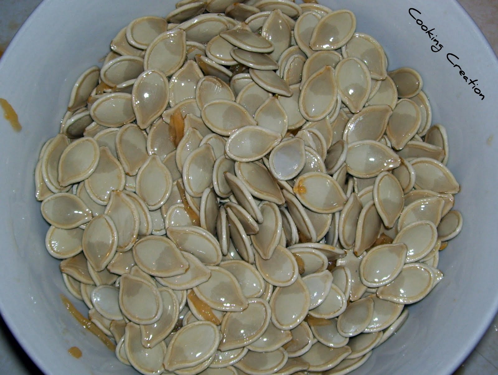 Cooking Creation Roasted Garlic Pumpkin Seeds