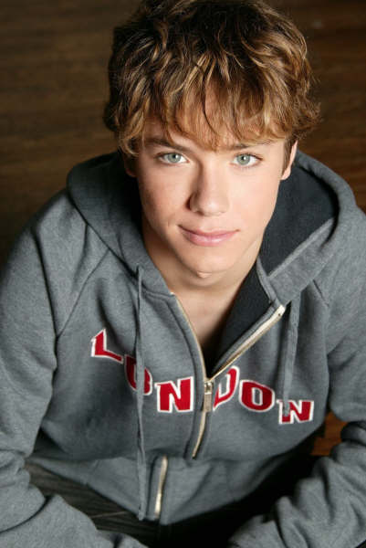 [JeremySumpter7.JPG]