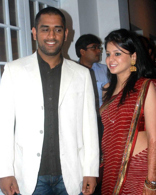 Celebrity Hot Pictures Dhonis Wife-Sakshi-Unseen-pictures