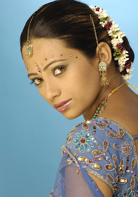 HOT BOOBS SHOW OF SOUTH INDIAN ACTRESS ANJALI IN SAREE ~ Hot Indian